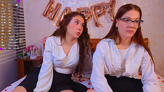 Snapshot of MelanieTwice chatting on February 14, 2026, 11:32 am MelanieTwice online show from February 14, 2026, 11:32 am