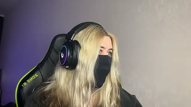 UnaXyling online show from February 6, 2026, 8:21 am