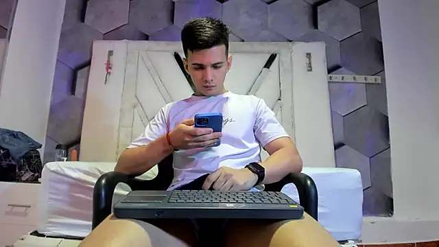 GoldenBoyM online show from June 25, 2026, 3:26 am
