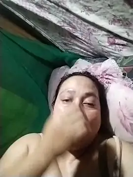 Snapshot of May_Bombs chatting on February 17, 2026, 2:53 am May Bombs online show from February 17, 2026, 2:53 am