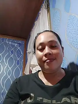 Snapshot of May_Bombs chatting on June 1, 2026, 11:54 am May Bombs online show from June 1, 2026, 11:54 am