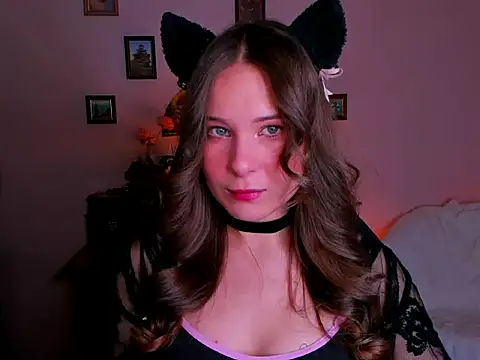 LanaLovely online show from April 22, 2026, 6:53 am