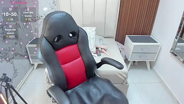 LISIEMARGOTH online show from March 28, 2026, 12:50 pm