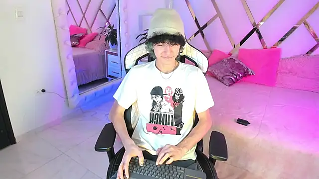 Snapshot of thanier_18 chatting on February 25, 2026, 7:14 pm thanier 18 online show from February 25, 2026, 7:14 pm