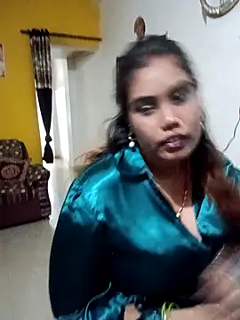 Rashiqueen online show from March 30, 2026, 4:19 pm