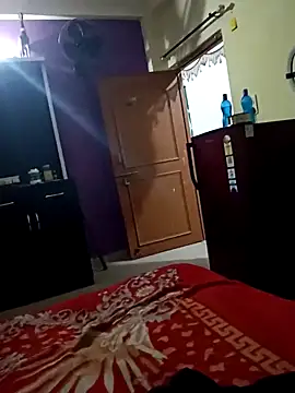 Rashiqueen online show from February 6, 2026, 5:53 pm