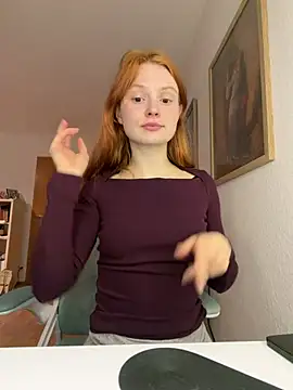 Snapshot of mad_girlygirl chatting on February 7, 2026, 8:06 pm mad girlygirl online show from February 7, 2026, 8:06 pm