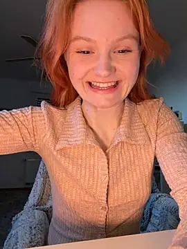 Snapshot of mad_girlygirl chatting on March 2, 2026, 4:58 pm mad girlygirl online show from March 2, 2026, 4:58 pm