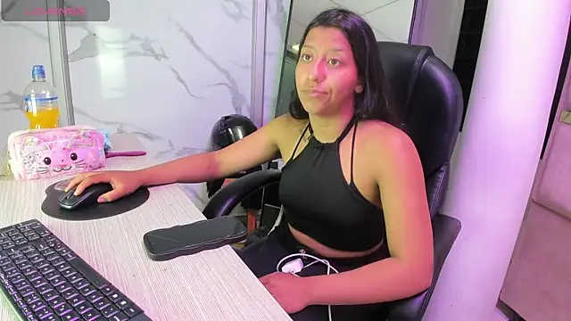 Snapshot of Vaneline2 chatting on February 27, 2026, 10:53 pm Vaneline2 online show from February 27, 2026, 10:53 pm