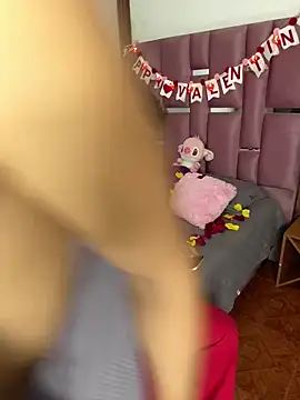 Snapshot of MaxyRyan chatting on February 14, 2026, 1:11 pm MaxyRyan online show from February 14, 2026, 1:11 pm