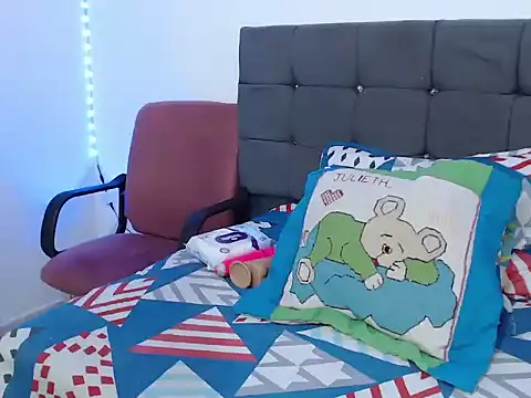 Snapshot of latin_riahnna_jp chatting on February 11, 2026, 11:32 am latin riahnna jp online show from February 11, 2026, 11:32 am