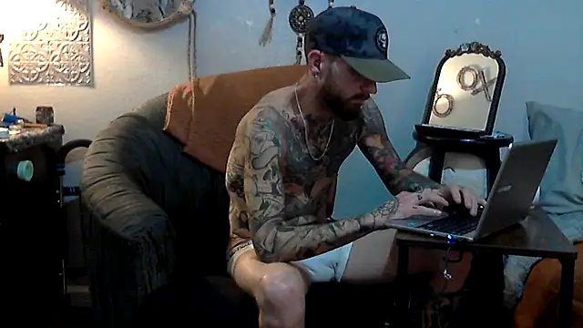 Snapshot of F_D_R_ chatting on February 19, 2026, 6:43 am F D R online show from February 19, 2026, 6:43 am