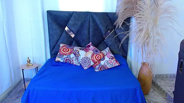 nikoo 18 online show from April 10, 2026, 3:19 pm