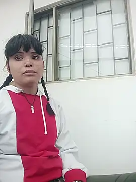 Maggyx online show from April 15, 2026, 12:53 pm