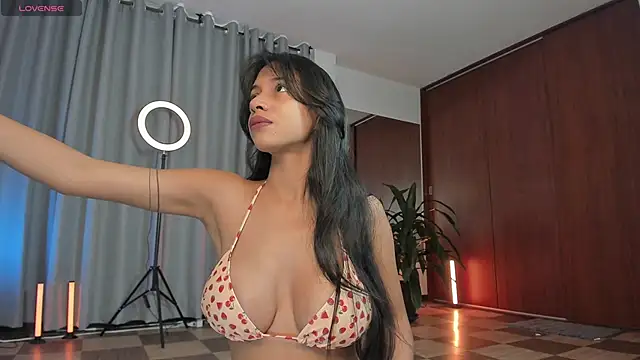 karinnixx online show from May 15, 2026, 4:16 pm