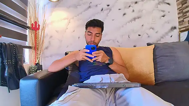 Max Hornye online show from March 5, 2026, 7:43 pm