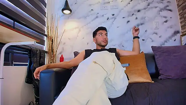 Max Hornye online show from February 18, 2026, 6:37 pm