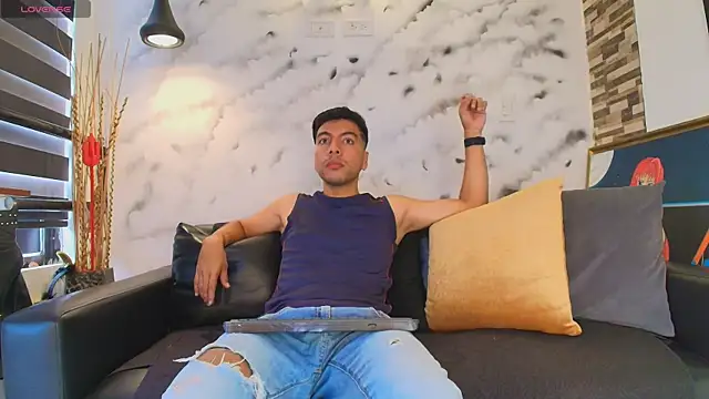 Max Hornye online show from April 13, 2026, 7:18 pm