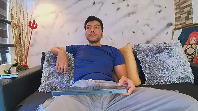 Max Hornye online show from April 9, 2026, 6:36 pm