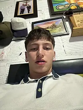 ARON LUXX online show from March 14, 2026, 11:00 pm