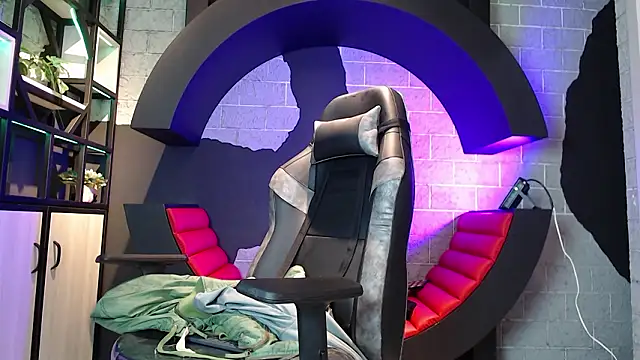 MiistressBlu online show from February 24, 2026, 1:34 pm