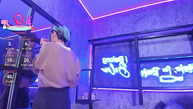 MiistressBlu online show from February 14, 2026, 1:33 pm