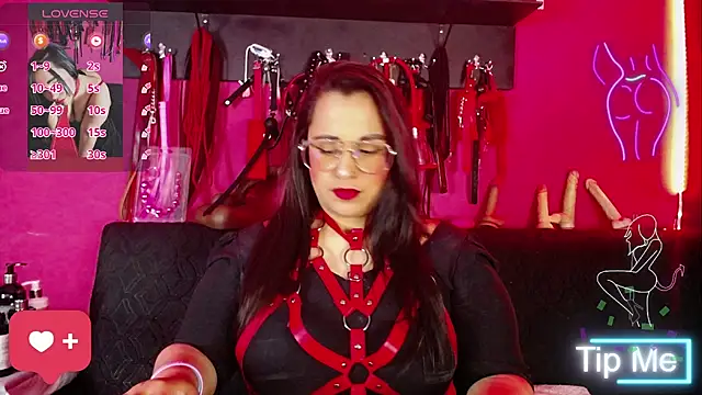Snapshot of shannon_queen- chatting on August 2, 2026, 3:05 am shannon queen- online show from August 2, 2026, 3:05 am