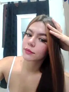 EmiNavarro online show from July 29, 2026, 9:47 pm