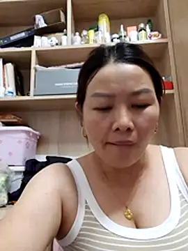 Snapshot of Jennie_dogy chatting on July 1, 2026, 12:49 pm Jennie dogy online show from July 1, 2026, 12:49 pm