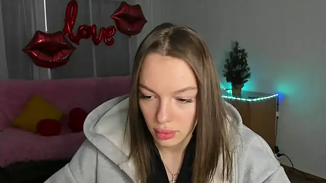 CandyGyrl online show from February 18, 2026, 1:25 am