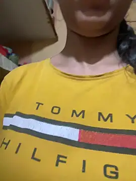 komalsharma99 online show from April 27, 2026, 6:28 pm