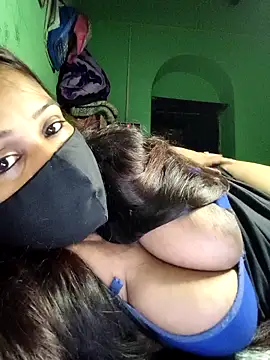 V-Hot-Suity online show from March 28, 2026, 11:50 pm