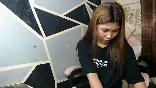 Jam morena  online show from February 18, 2026, 4:43 am