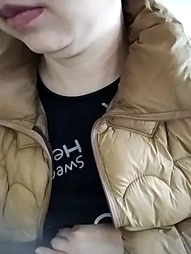 LiilyZi online show from March 19, 2026, 12:54 am