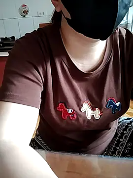 LiilyZi online show from April 3, 2026, 7:15 am