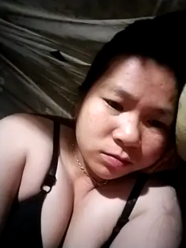 Snapshot of Erika--006 chatting on February 8, 2026, 7:33 pm Erika--006 online show from February 8, 2026, 7:33 pm