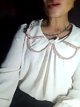 Snapshot of witch-xx chatting on July 10, 2026, 1:33 pm witch-xx online show from July 10, 2026, 1:33 pm