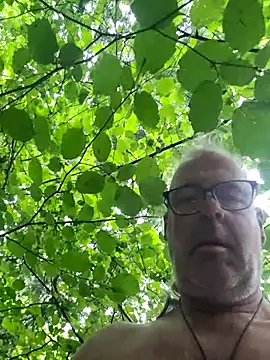 Snapshot of Thomas7070 chatting on June 9, 2026, 1:45 pm Thomas7070 online show from June 9, 2026, 1:45 pm