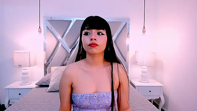 Snapshot of Raven_Luxx chatting on May 27, 2026, 7:21 pm Raven Luxx online show from May 27, 2026, 7:21 pm