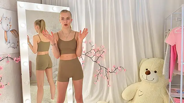 Snapshot of BoyarDuchess chatting on February 7, 2026, 9:06 am BoyarDuchess online show from February 7, 2026, 9:06 am