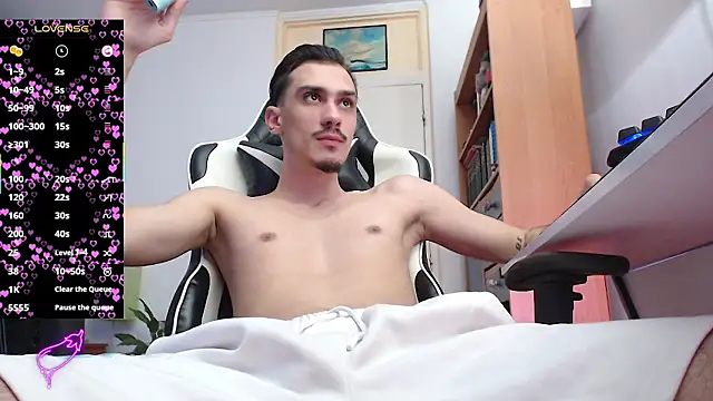 Snapshot of silasluxor chatting on February 10, 2026, 9:30 am silasluxor online show from February 10, 2026, 9:30 am