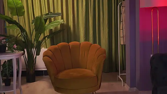 DelilahRayn online show from April 18, 2026, 7:51 pm