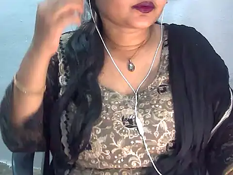 Snapshot of Saniya_K2 chatting on May 12, 2026, 4:13 pm Saniya K2 online show from May 12, 2026, 4:13 pm