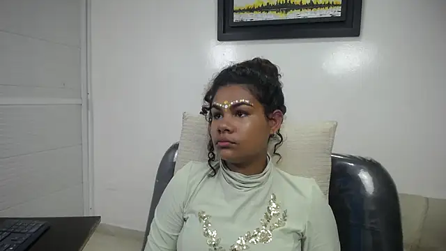 yaazhinii online show from March 28, 2026, 11:55 am