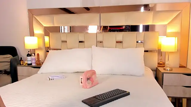 EloiseClairmont online show from March 9, 2026, 7:39 pm