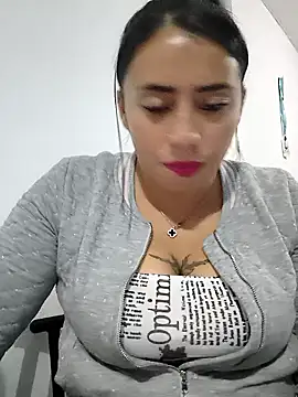 ashleymonroe4 online show from April 7, 2026, 5:31 am