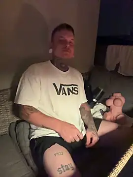Snapshot of Inked_Andy chatting on June 19, 2026, 9:42 pm Inked Andy online show from June 19, 2026, 9:42 pm