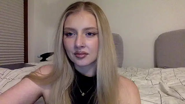 Snapshot of MayaWetDream chatting on February 5, 2026, 5:20 pm MayaWetDream online show from February 5, 2026, 5:20 pm