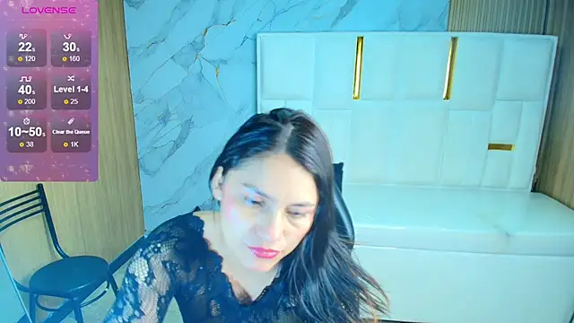 Snapshot of rox_luxury_tf chatting on April 22, 2026, 1:29 pm rox luxury tf online show from April 22, 2026, 1:29 pm