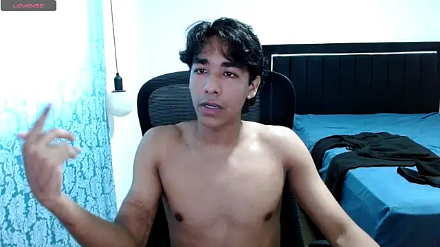 Snapshot of Pedestal_diamant chatting on March 1, 2026, 8:42 pm Pedestal diamant online show from March 1, 2026, 8:42 pm